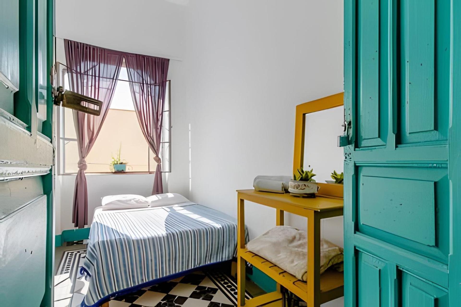 1 Guadalajara Corazon Del Centro Historico Hospedate En Una Casa Antigua En Una Habitacion Sencilla Con Areas Comunes Y Banos Compartidas 外观 照片