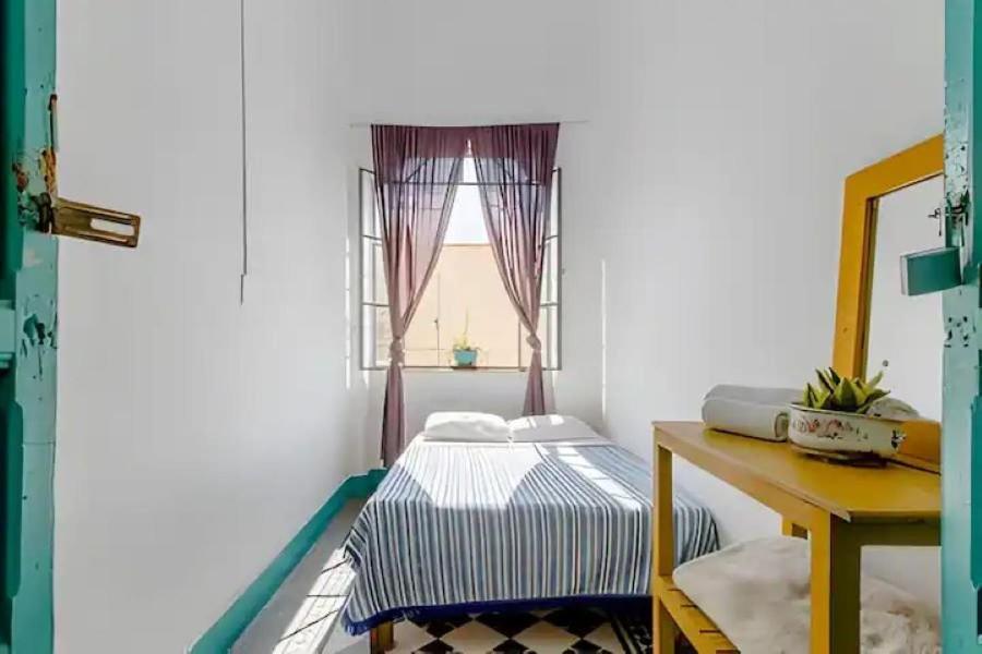 1 Guadalajara Corazon Del Centro Historico Hospedate En Una Casa Antigua En Una Habitacion Sencilla Con Areas Comunes Y Banos Compartidas 外观 照片