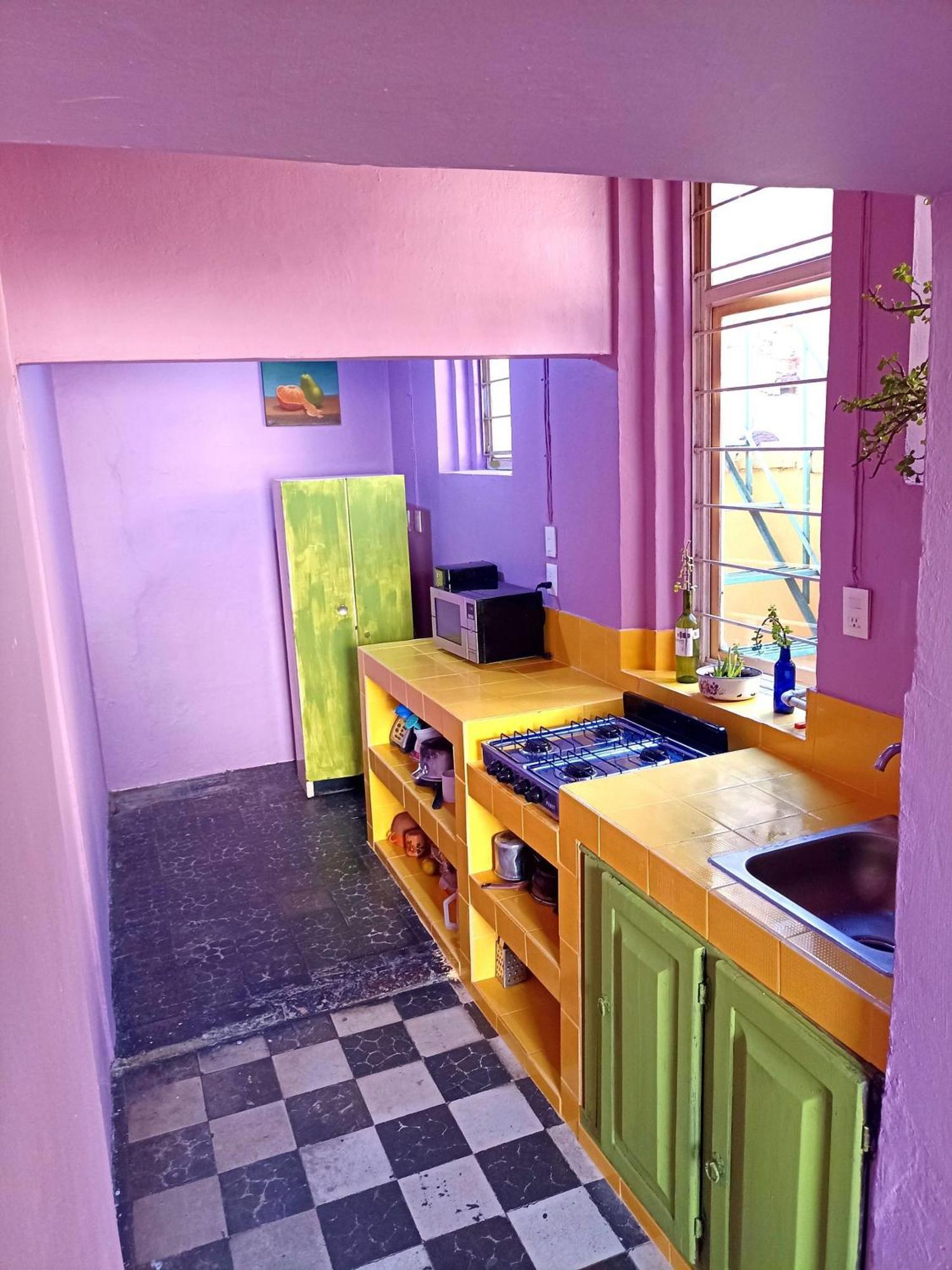 1 Guadalajara Corazon Del Centro Historico Hospedate En Una Casa Antigua En Una Habitacion Sencilla Con Areas Comunes Y Banos Compartidas 外观 照片